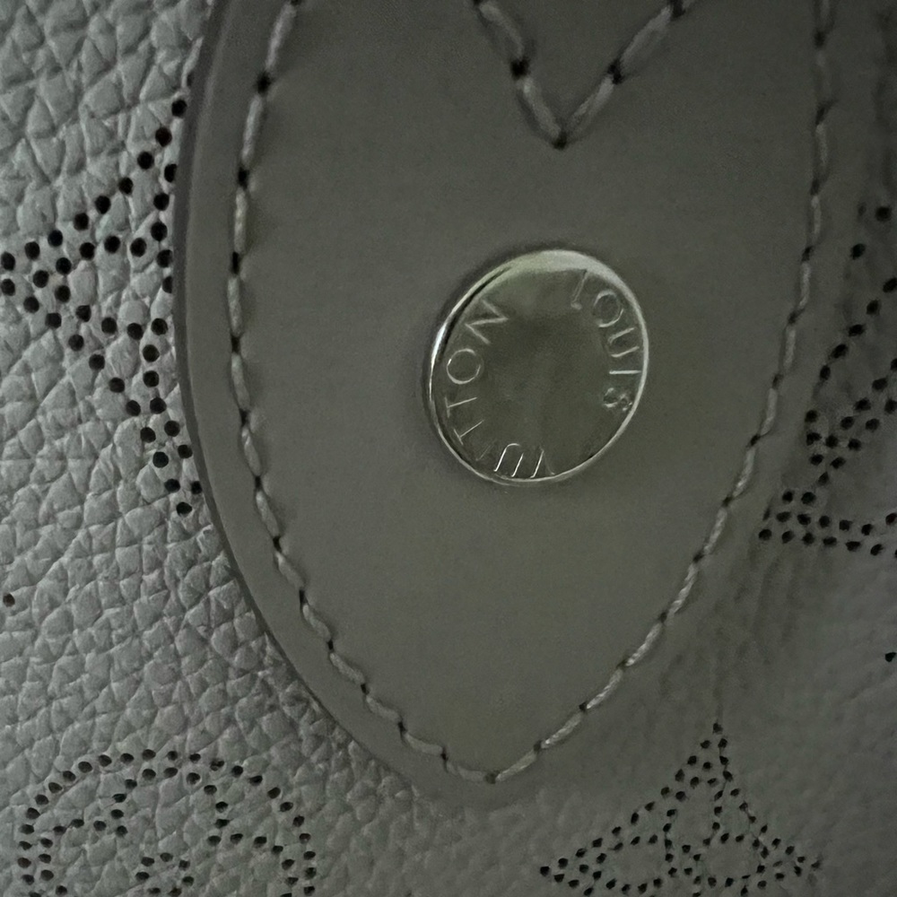 New Louis Vuitton Mahina Handbag - Picture 8 of 16